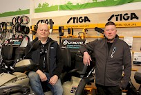 Mika Jokiahon alla oleva Cforce 1000 Overland mönkijä on Tuomo Väli-Toralan mielestä vankka vaihtoehto moniin käyttötarkoituksiin.