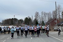 Sääksjärven ympärijuoksu kerää perinteisesti mukavasti osanottajia.