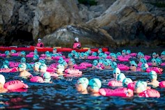 Yhteislähtö on avovesiuinnissa usein ruuhkainen. Ultra Swim 33,3 kilometriä on yksi suosituimmista tapahtumista, jota uidaan useissa maissa. Kuva: Rasmus Lodenius, Ultra Swim