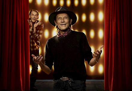 Jussi-palkittu Ilkka Heiskanen tuo Pari sanaa parisuhteesta -monologinsa Hotelli Alavuteen torstaina 7.5.2026. (Kuva: Harri Hinkka).