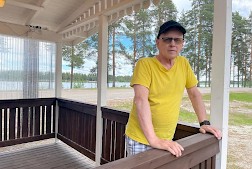 Jouko Pirttinen toivoo tanssikansan viihtyvän Rantamajalla.