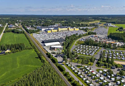 Kyläkauppa tarjoaa elämyksiä koko perheelle – voit vaikka nähdä Tuurin alueen ilmasta käsin. Procopter helikopterilennätystä tarjolla 17.-28.7.2026 päivittäin klo 11-18 Kyläkaupan parkkialueelta.