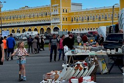 Kyläkaupan Kesäkirppis järjestetään lauantaina 18.7. Kyläkaupan tapahtumakentällä Miljoona Tivolin vieressä.