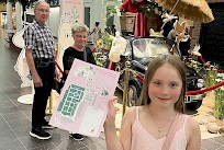 Kesän riemukkaimpiin elämyksiin kuuluu Keskisen Kyläkaupan Muumi Aarrejahti, joka kutsuu koko perheen seikkailemaan aina 9.8.2026 asti.