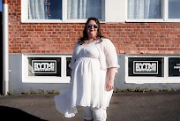 Rytmi-instituutin toiminnanjohtaja Satu-Maarit Veikkola kertoo toiminnan keskittyvän suomalaisen populaarimusiikin ja luovan talouden kehittämiseen. Kuva: Riku Männistö.