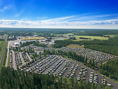 Kyläkauppa on toiminut osakeyhtiönä jo 50 vuotta ja sitä juhlitaan kakkutarjoilun merkeissä lauantaina 10.10.2026 klo 14 alkaen.
