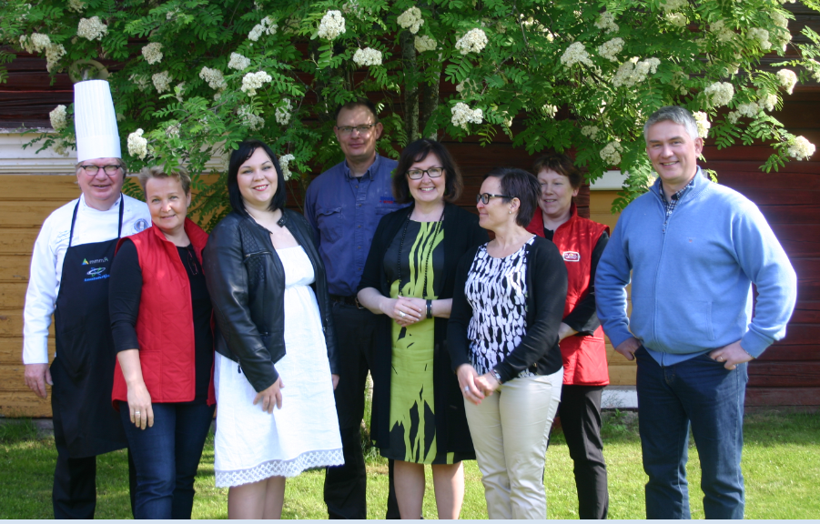 ruokamessutiimi 2015:  Ruokamessut 2015 taustalla toimivat tänä vuonna mm. Raymond Wesander (vas), Riitta Alapiha, Katri   Rinta-Halkola ja Mikko Rotola-Pukkila (Kauhajoen kaupunki), Tuija Pitkäkoski (SeAMK), Katja Perttu (Ruralia-  instituutti), Sirpa Passi (Kauhajoen kaupunki) ja Hannu Uusi-Honko (Food Park Oy). Kuva: ksk