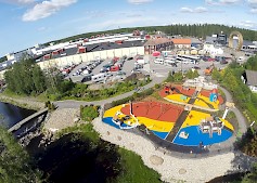 Suomen suurin Muumi-leikkipuisto odottaa jo leikkijöitä. Muumipuiston avajaisia vietetään lauantaina 18.7.
