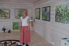 Svetlana Ruoho on tarmokas ja tuottelias taidemaalari, jonka repertuaari on laaja luontoaiheista yksittäisiin asetelmiin ja muotokuviin. Lummeranta taidenäyttely on avoinna Jämsässä osoitteessa Alhojärventie 268 torstaihin 30. heinäkuuta asti.