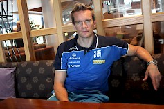 Päävalmentaja Tuomas Sammelvuo johdattaa suojattinsa ennen kisoja muun muassa 2. ja 3.10. Seinäjoella pelattaviin harjoitusotteluihin. Vastaan asettuu iranilainen huippujoukkue Paykan VC.