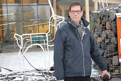 Juhani Haapaniemen vierellä olevasta portista tuli kesällä 2015 ennätysmäärin eläinpuiston kävijöitä.