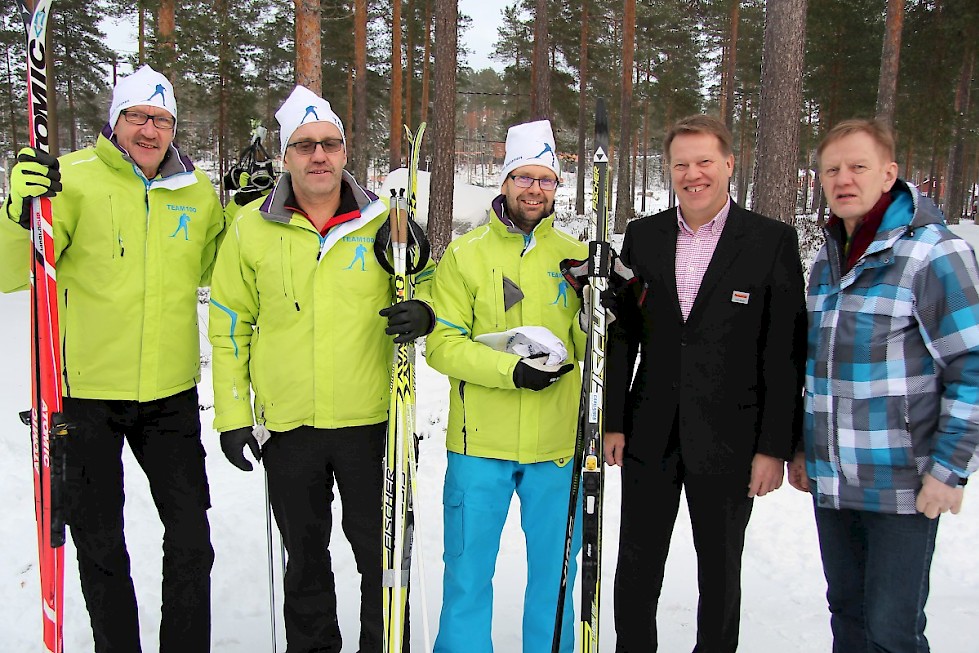 Martti Vainio, Sauli Hetekorpi ja Petri Pekkala testaavat jo Suomenselän Satasen reittejä. Veli-Matti Rantanen ja Osmo Sivén sopivat tilanteessa vaikkapa huoltojoukkoihin.