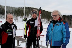 Veikko Ahonen, Matti Aalto ja Esa Palmén ovat tyytyväisiä, kun lumitilanne Liikuntapuistossa on hyvä viikko ennen Keuruun hiihtoja.