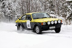 Pohjanmaa Rallissa nähtiin kaikenlaista rallikalustoa. Harri Hartojoen Opel Kadett C Rallye oli yksi näyttävimmistä.